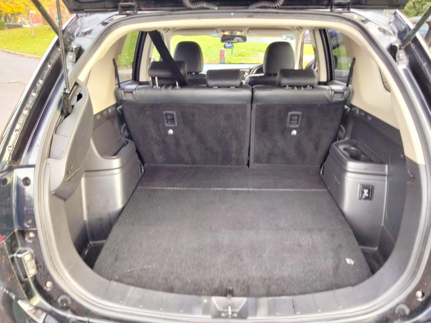 Used Mitsubishi Outlander 2016 for sale - 76485469: Photo 49