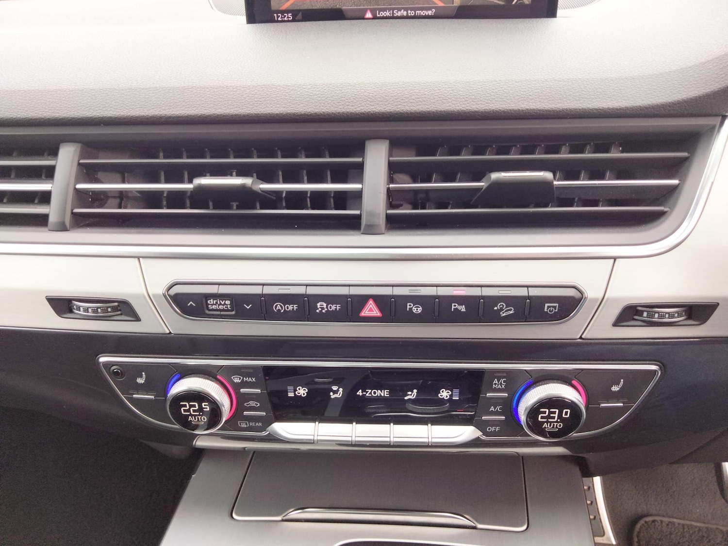 Used Audi Q7 2025 for sale - 76549747: Photo 37