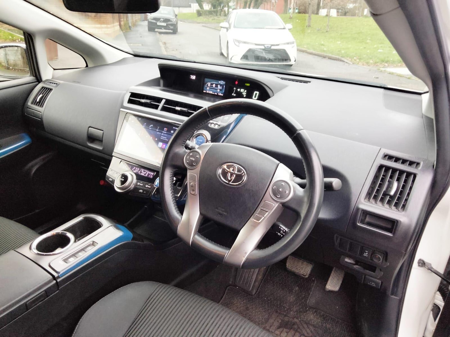 Used Toyota Prius+ for sale - 76735277: Photo 25