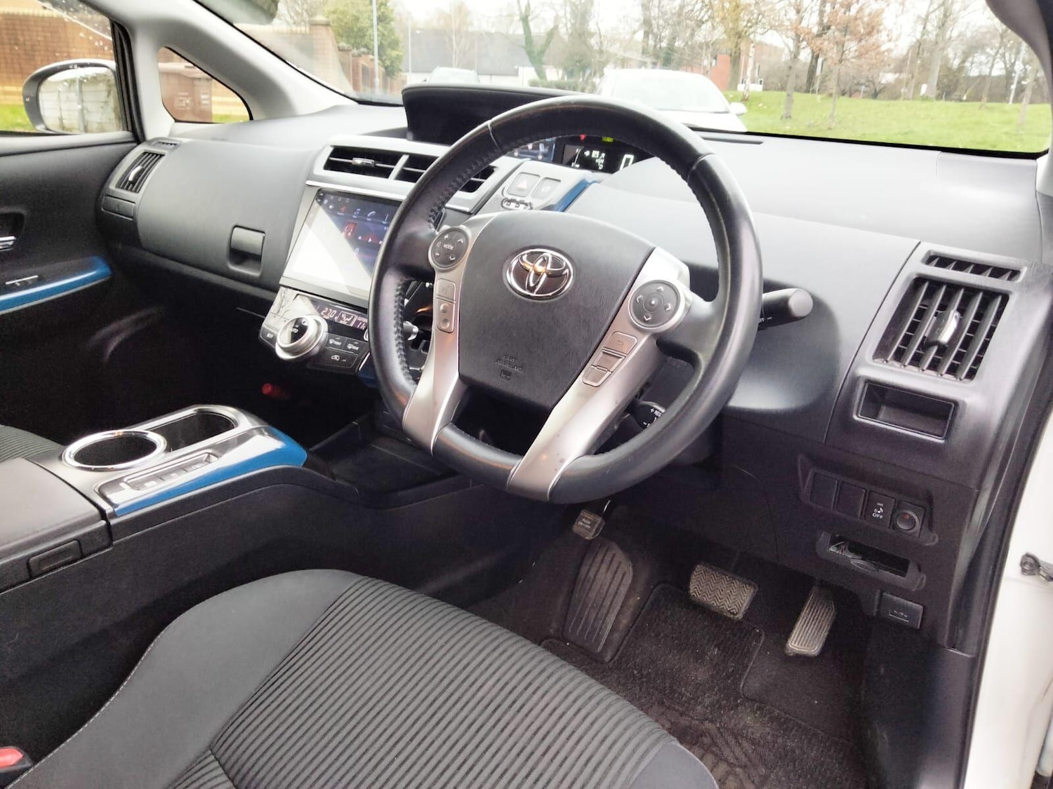 Used Toyota Prius+ for sale - 76735277: Photo 31