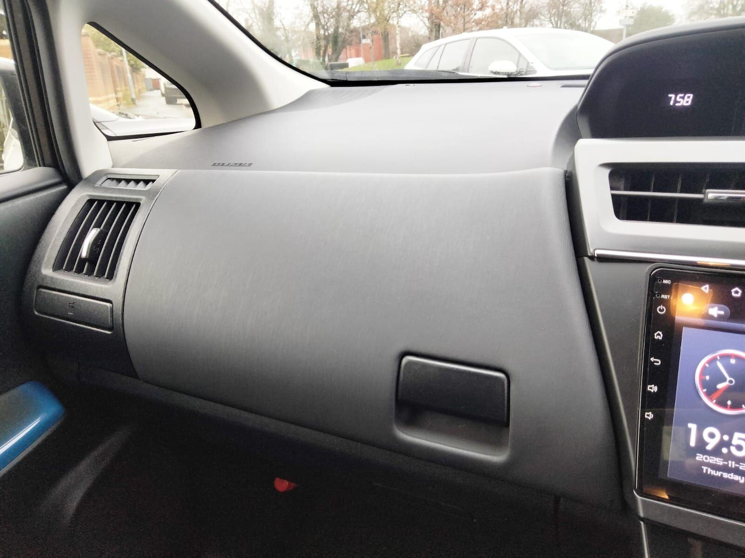 Used Toyota Prius+ for sale - 76735277: Photo 34