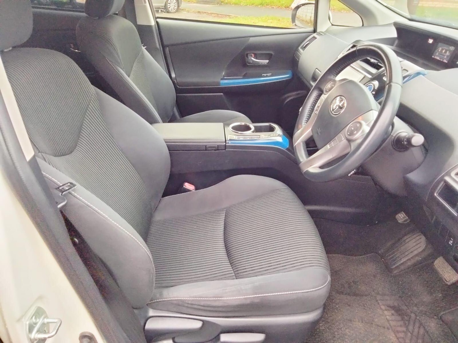 Used Toyota Prius+ for sale - 76735277: Photo 40