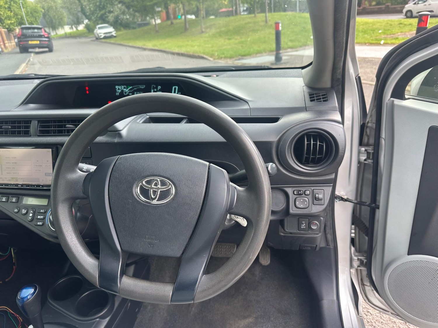 Used Toyota Aqua for sale - 76511745: Photo 23
