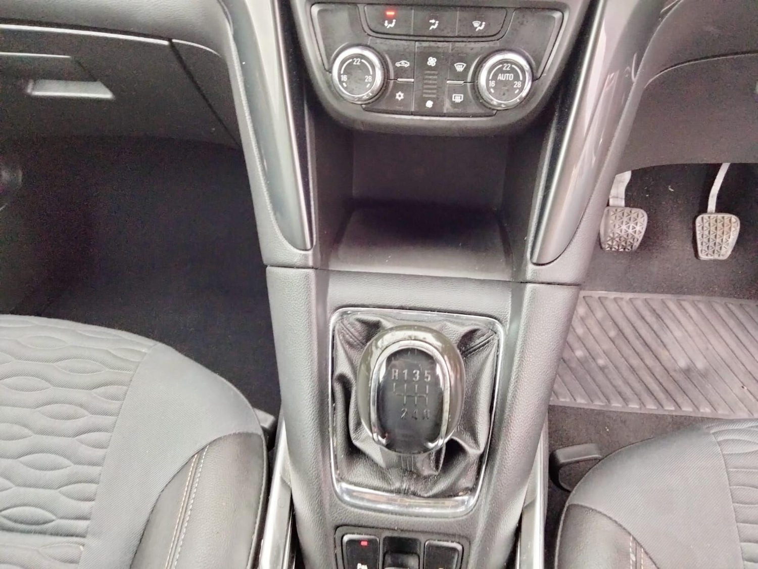 Used Vauxhall Zafira 2013 for sale - 77647575: Photo 32