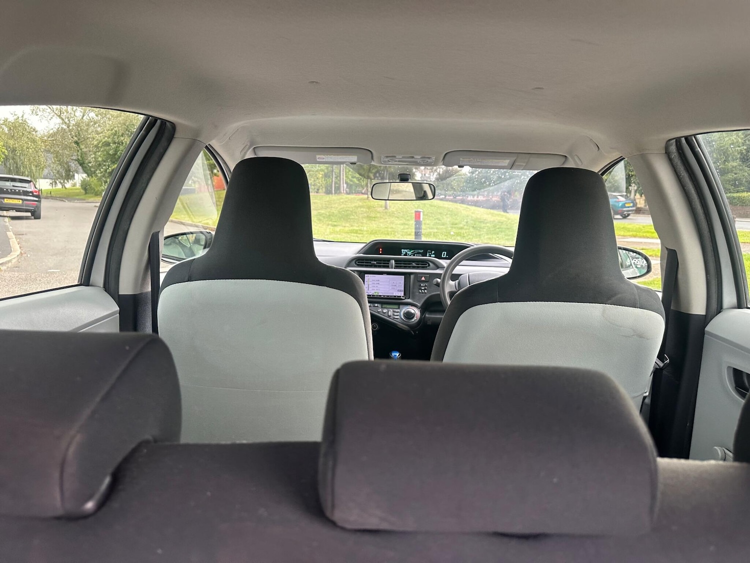 Used Toyota Aqua for sale - 76990157: Photo 30