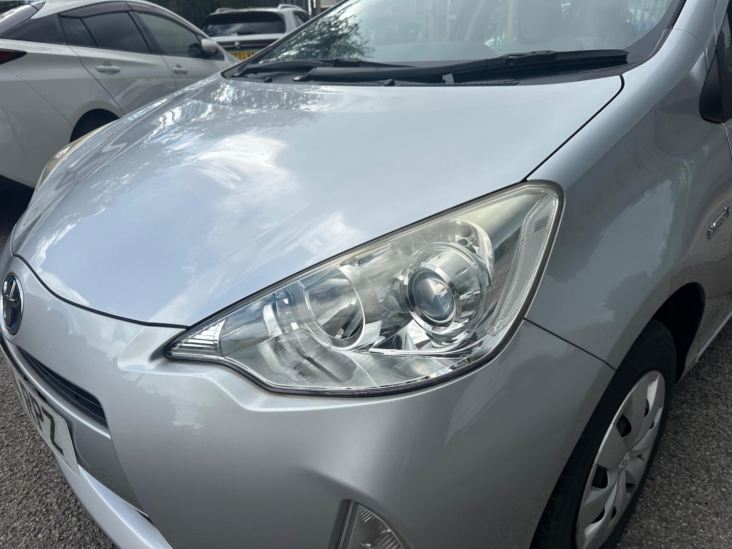 Used Toyota Aqua for sale - 76990157: Photo 4