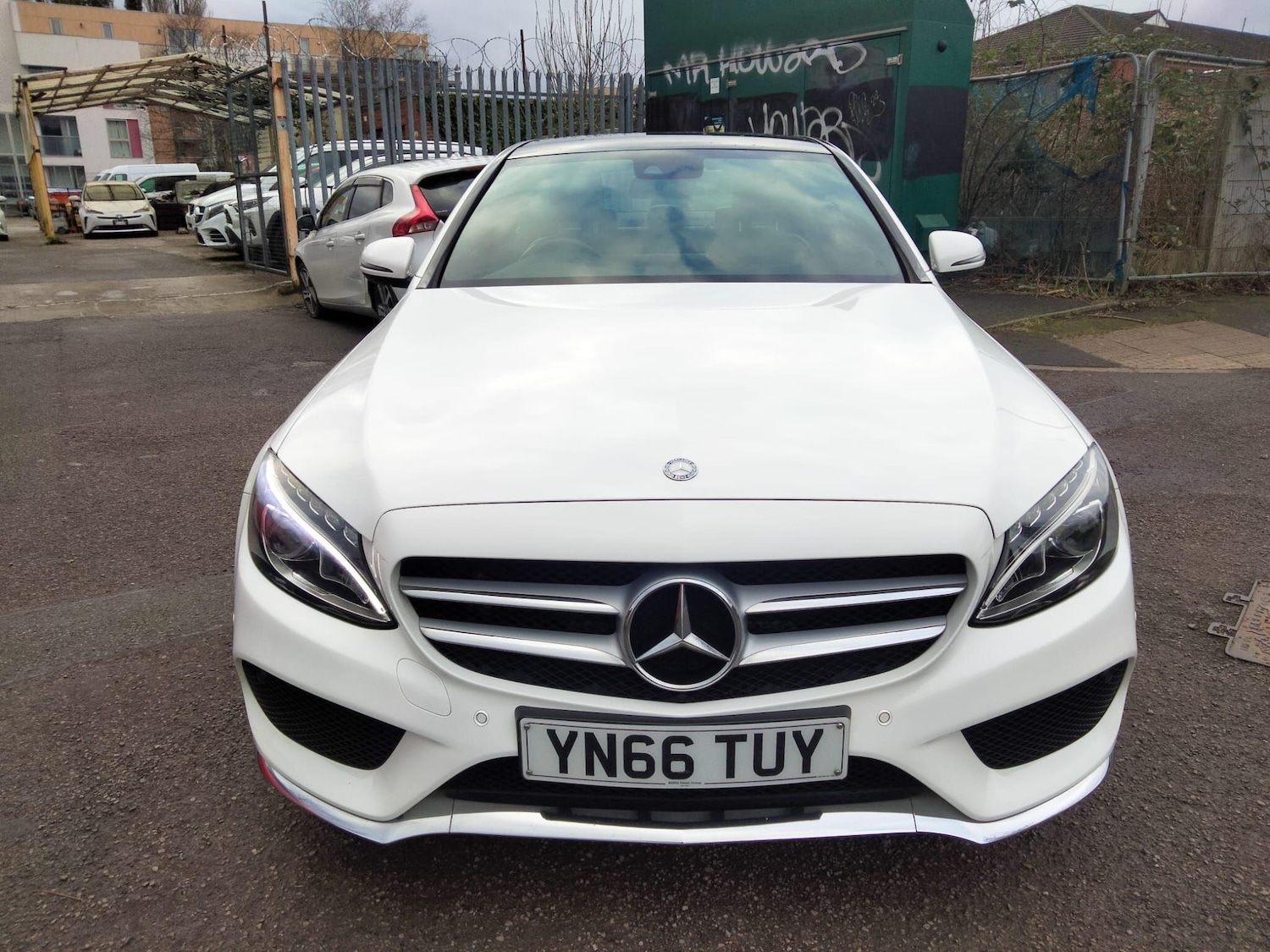 Used Mercedes-Benz C Class 2016 for sale - 77709955: Photo 2