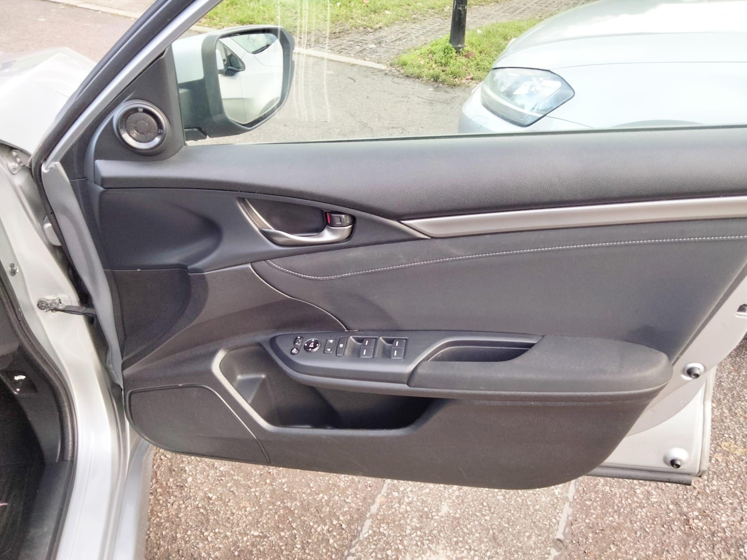 Used Honda Civic 2018 for sale - 76899511: Photo 36