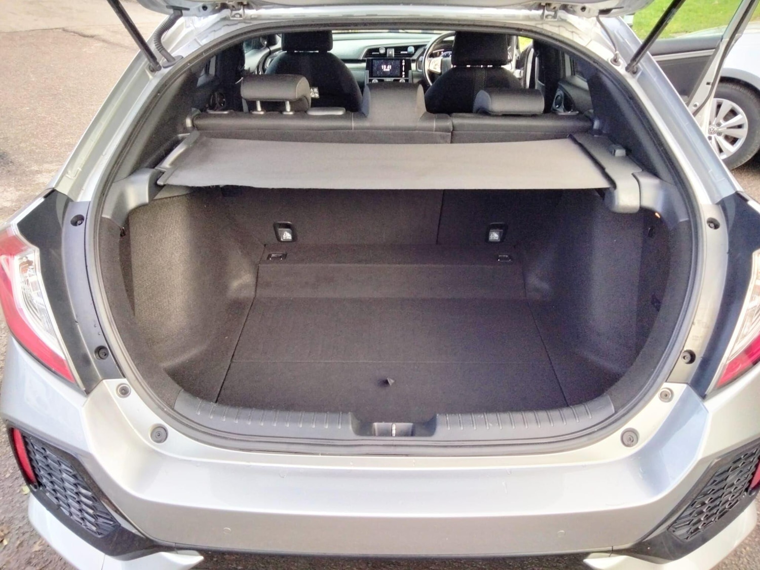 Used Honda Civic 2018 for sale - 76899511: Photo 38