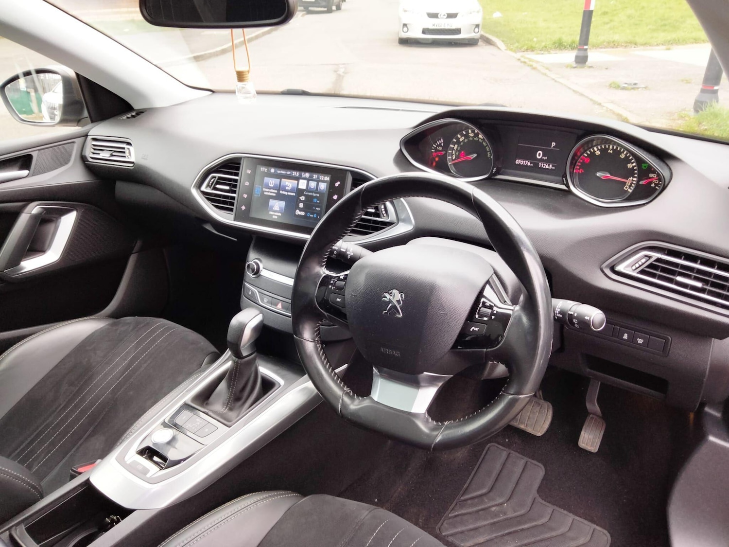 Used Peugeot 308 2014 for sale - 77670994: Photo 25