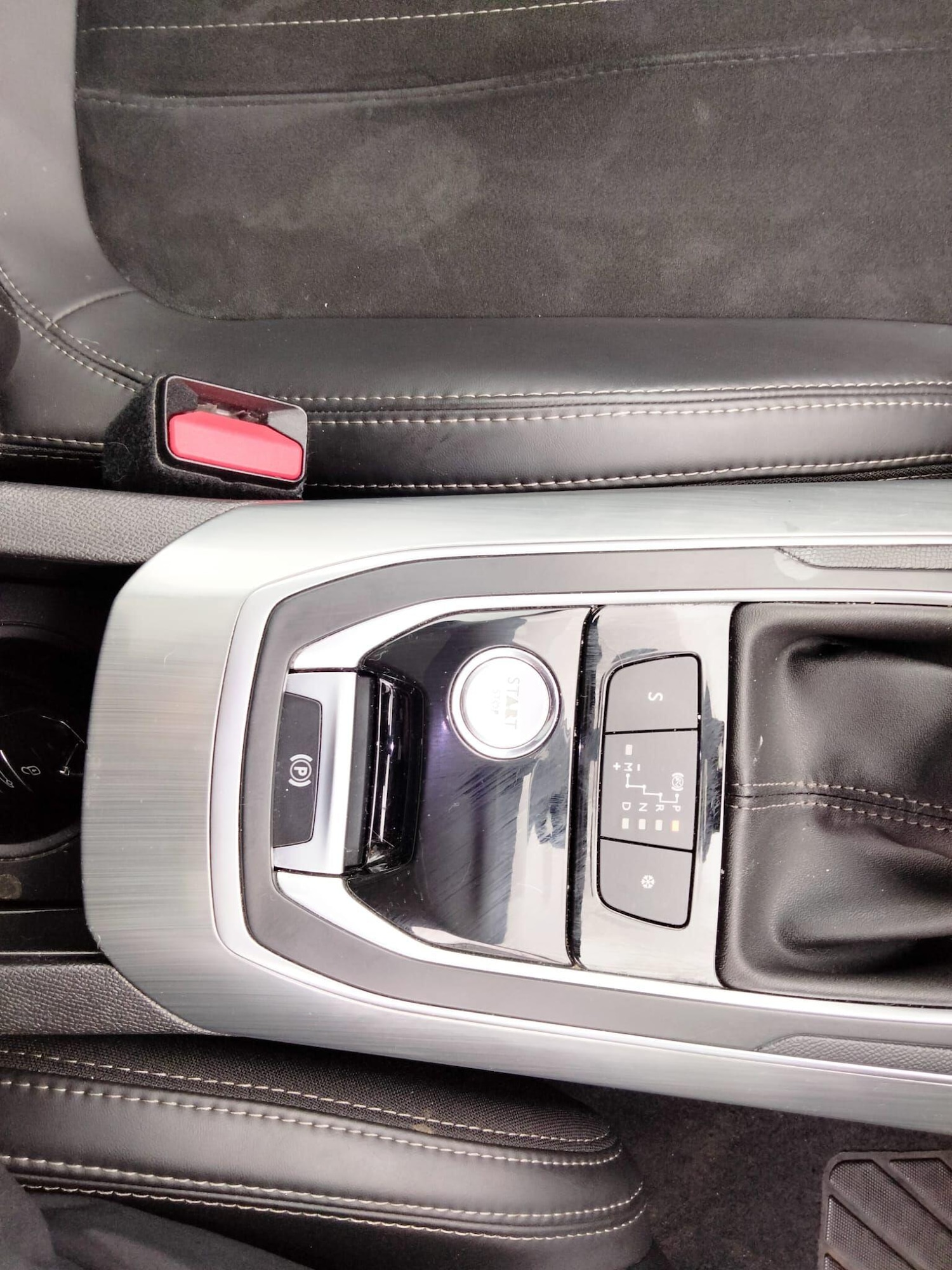 Used Peugeot 308 2014 for sale - 77670994: Photo 32