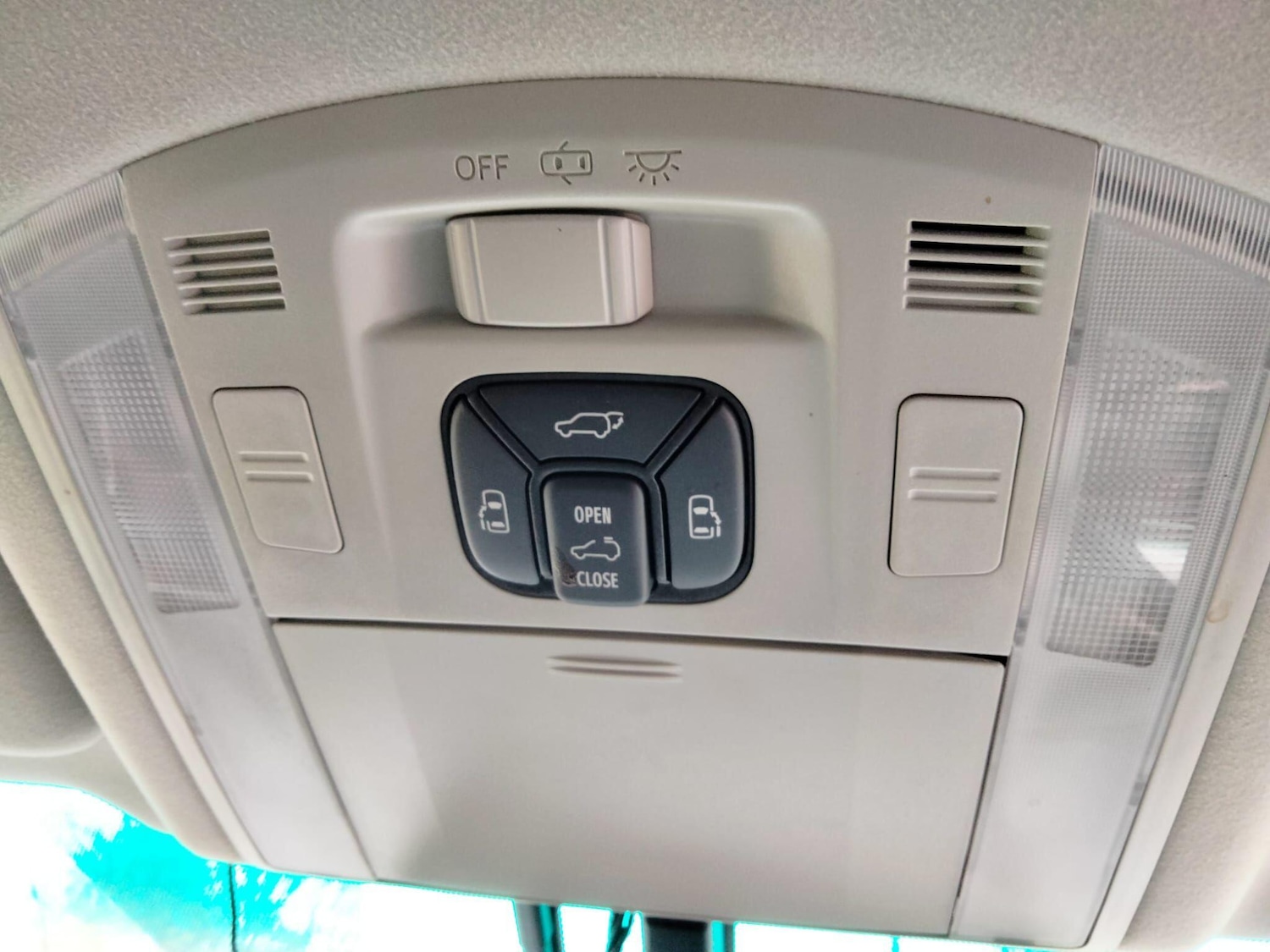 Used Toyota Vellfire for sale - 76512478: Photo 48