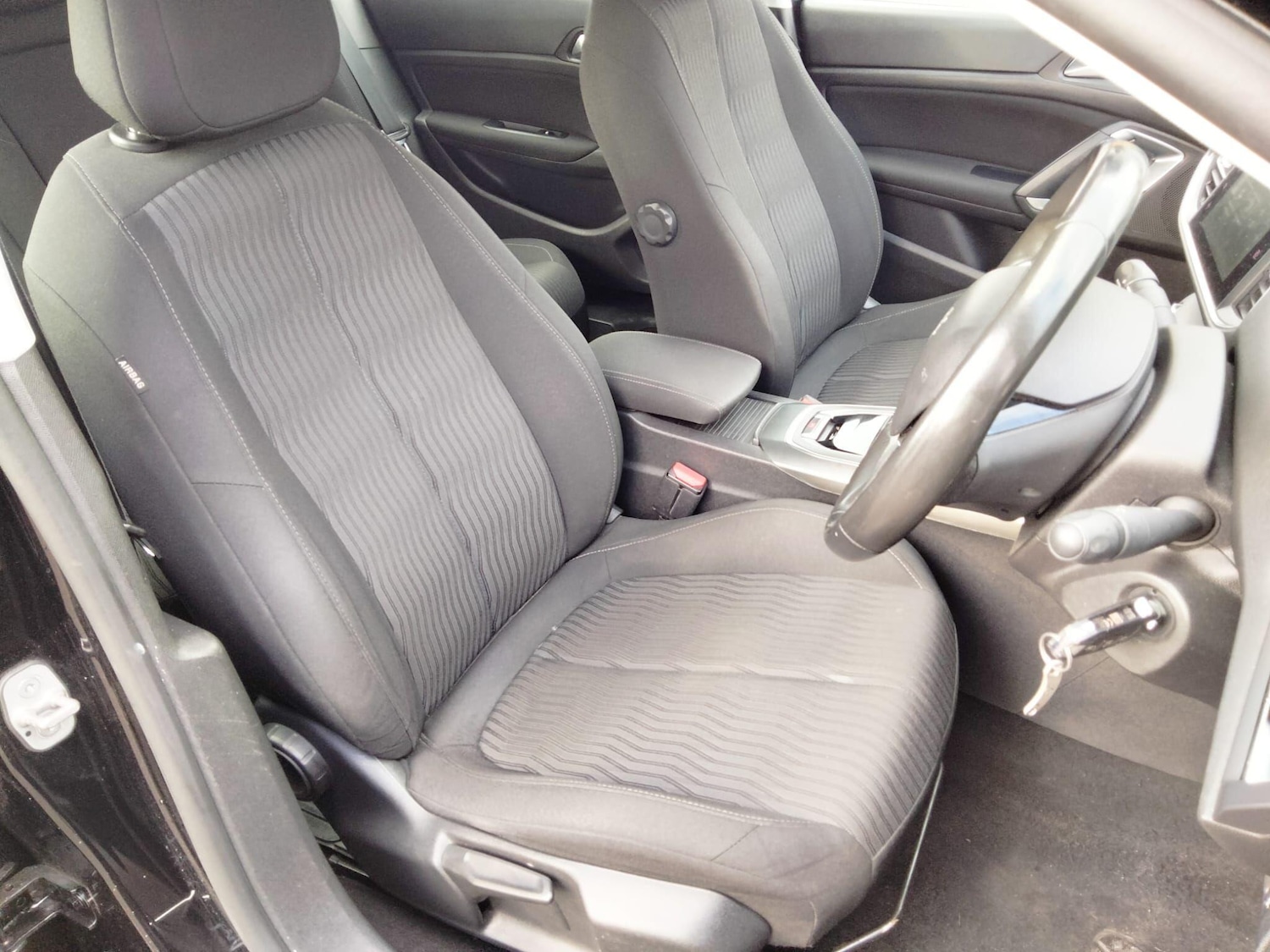 Used Peugeot 308 2014 for sale - 77647587: Photo 40