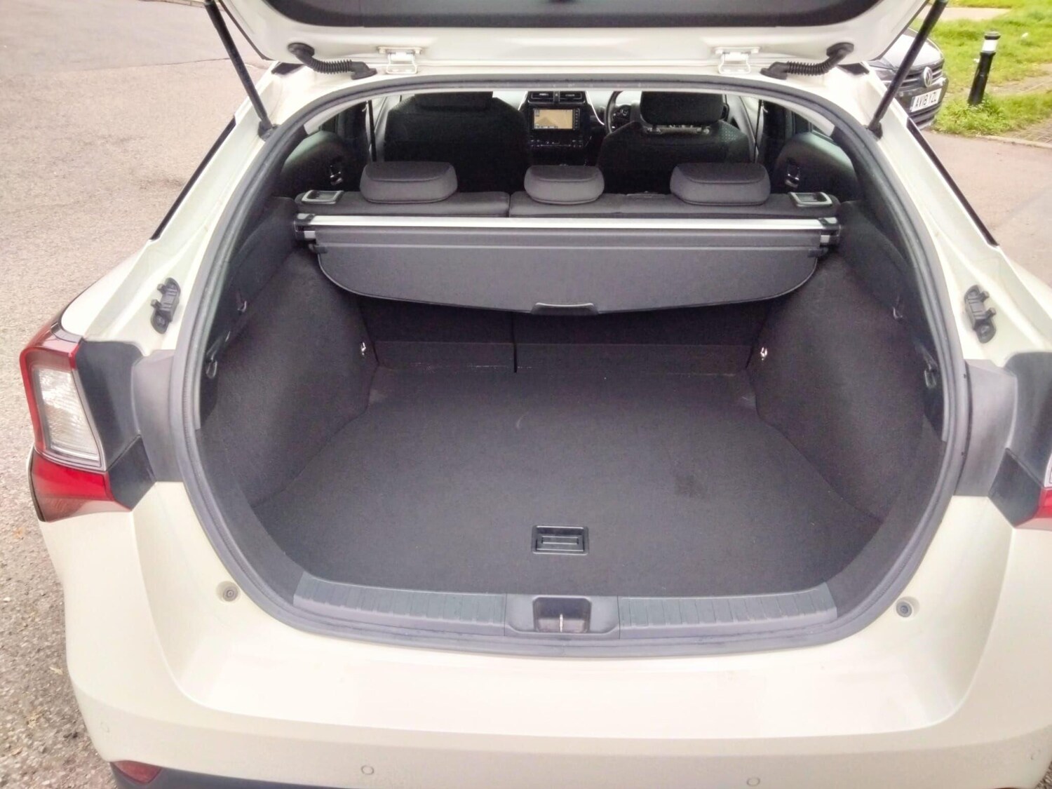 Used Toyota Prius 2025 for sale - 76549047: Photo 32