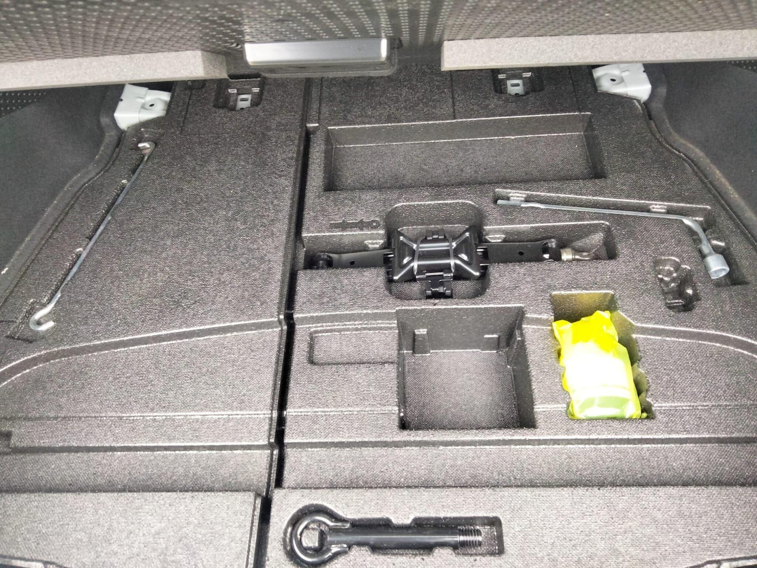 Used Toyota Prius 2025 for sale - 76549047: Photo 36