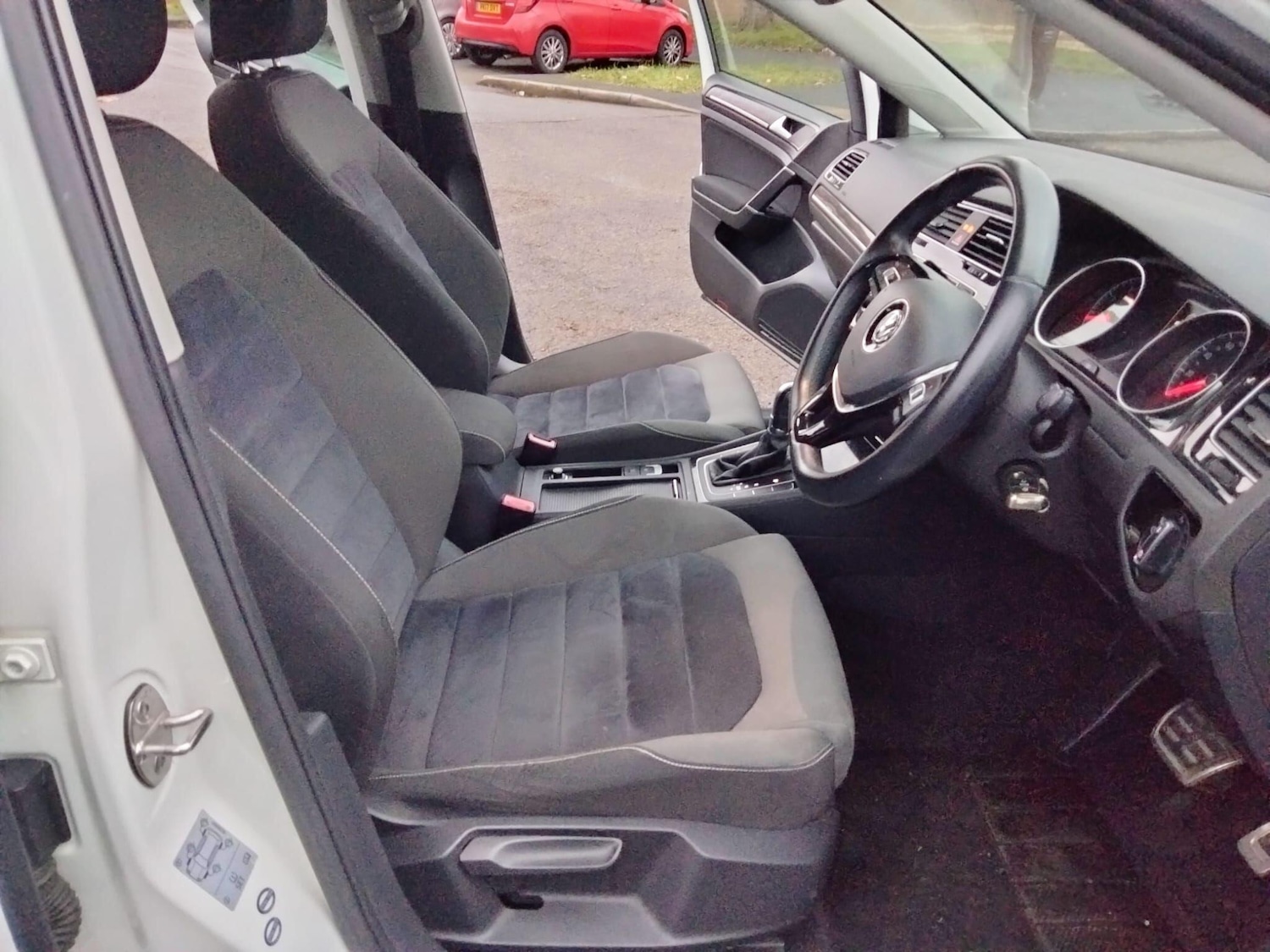 Used Volkswagen Golf 2025 for sale - 76735439: Photo 26