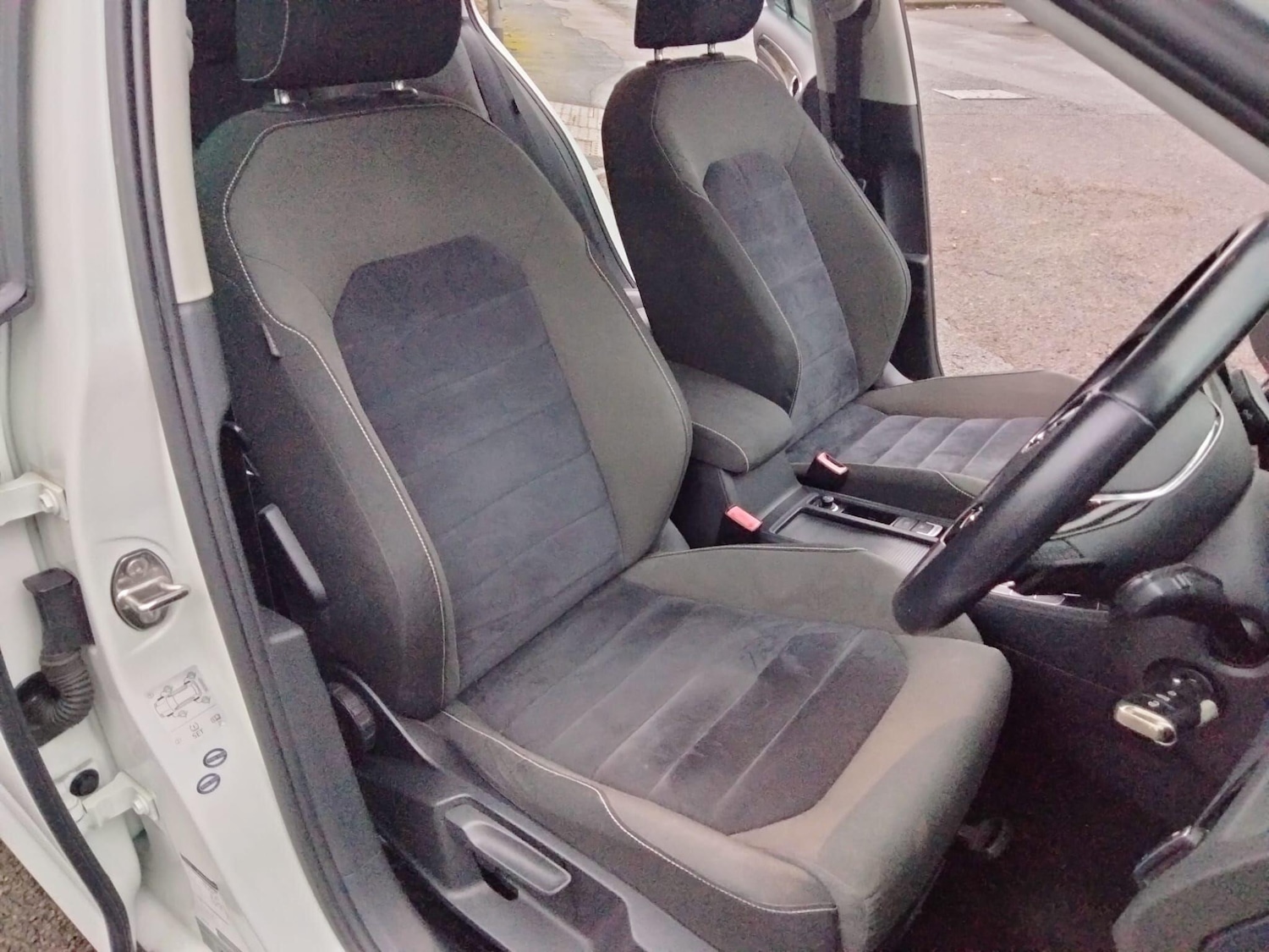 Used Volkswagen Golf 2025 for sale - 76735439: Photo 31