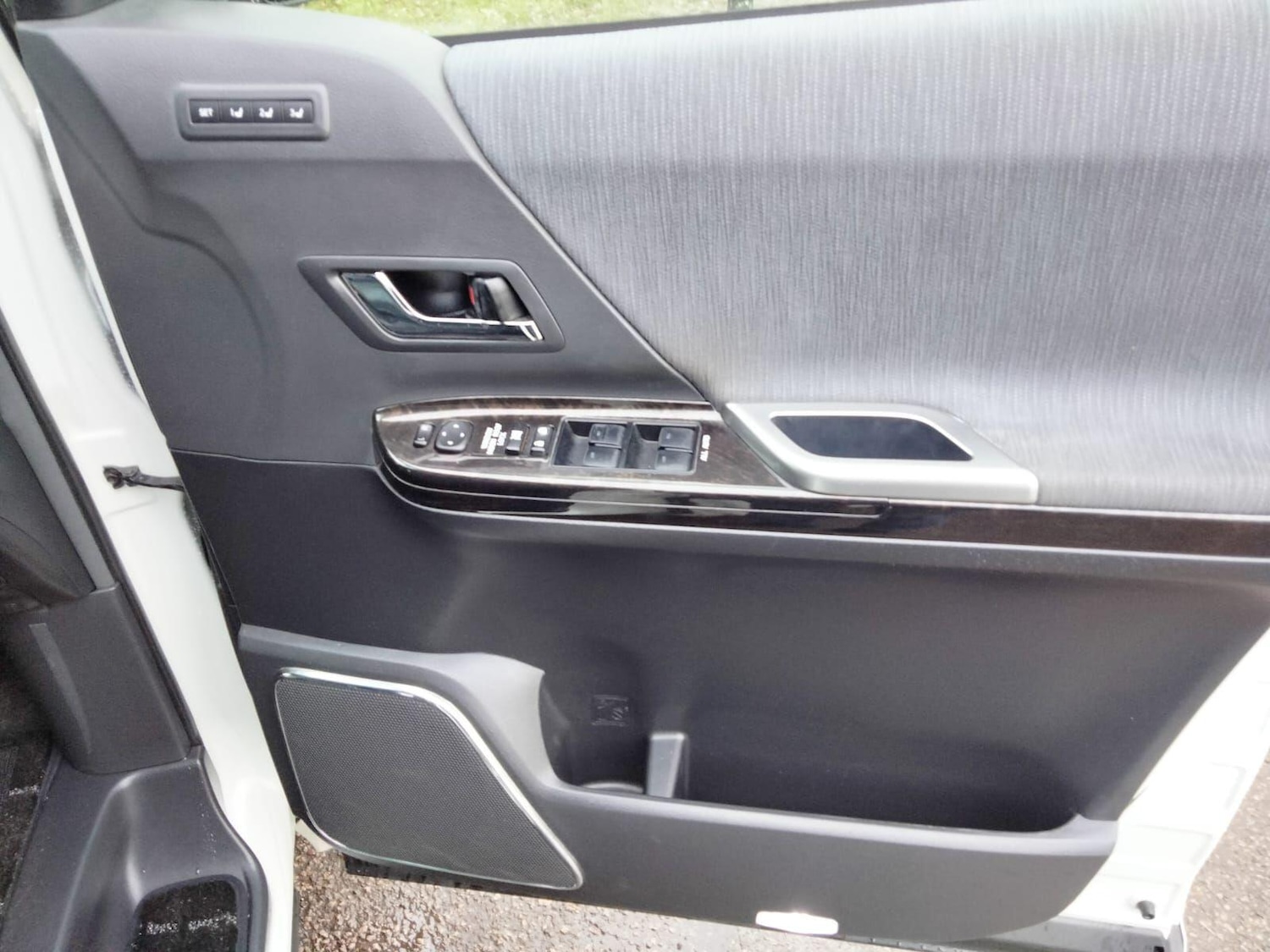 Used Toyota Vellfire 2025 for sale - 77647577: Photo 41