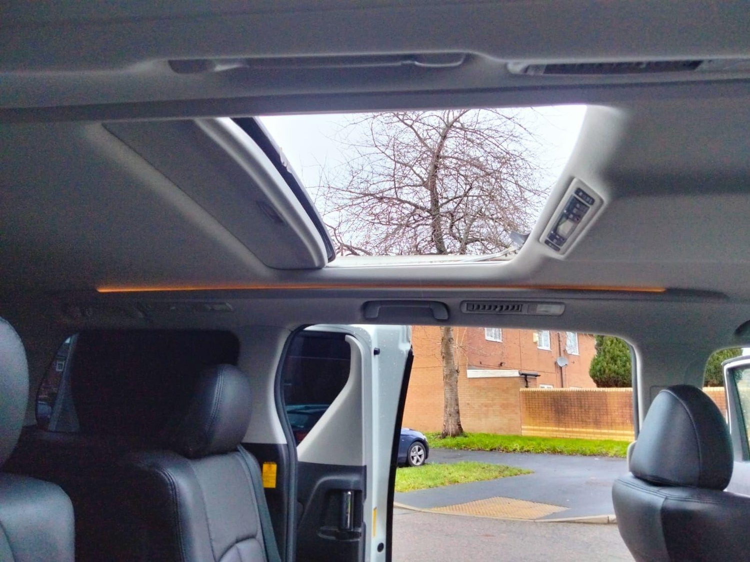 Used Toyota Vellfire 2025 for sale - 77647577: Photo 52