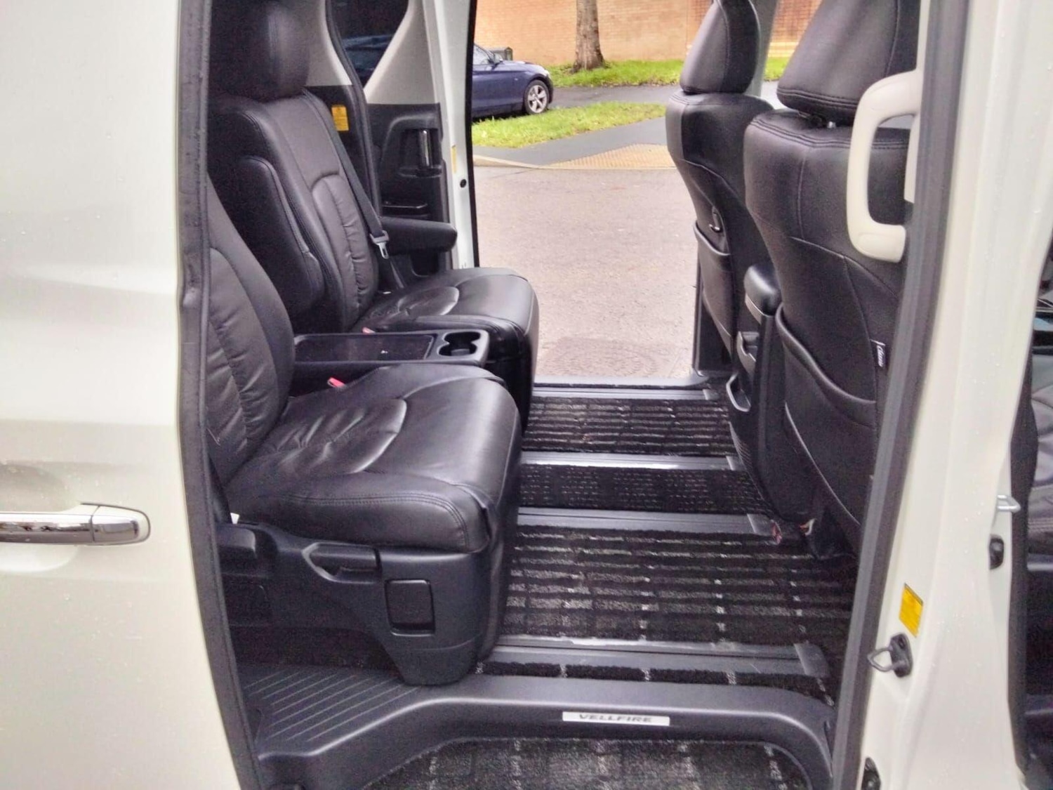 Used Toyota Vellfire 2025 for sale - 77647577: Photo 54