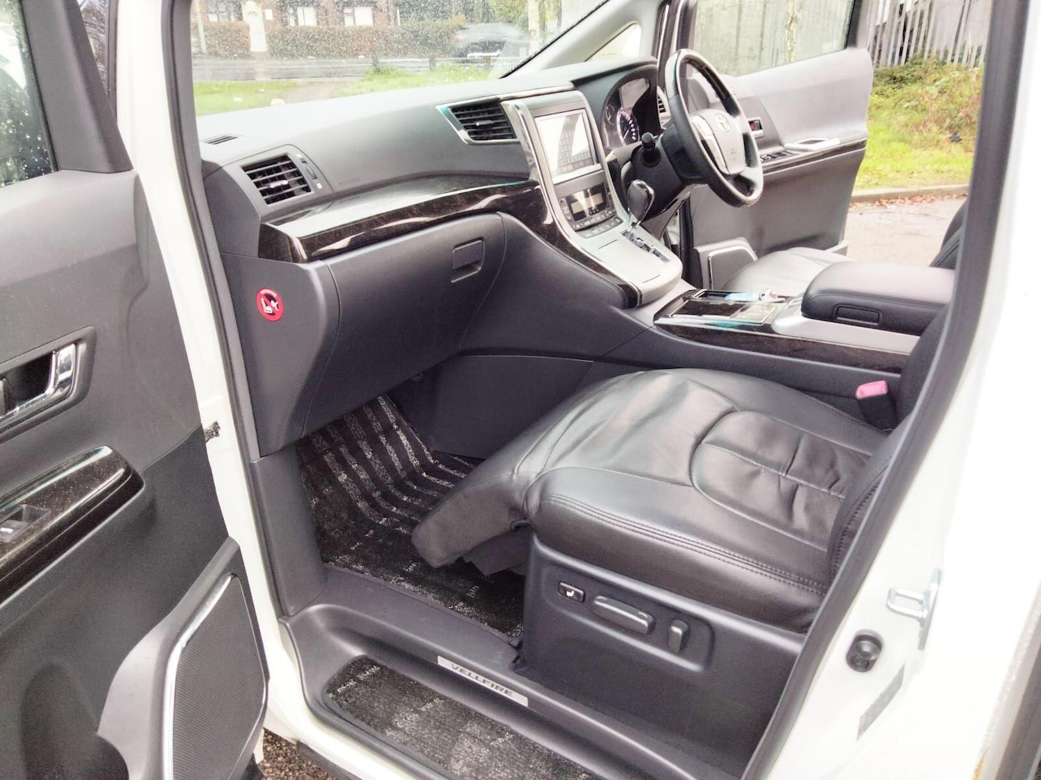 Used Toyota Vellfire 2025 for sale - 77647577: Photo 60