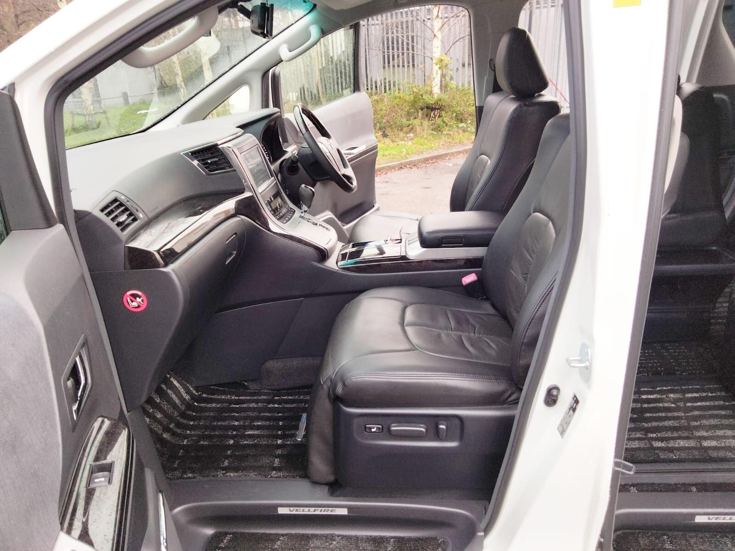 Used Toyota Vellfire 2025 for sale - 77647577: Photo 66