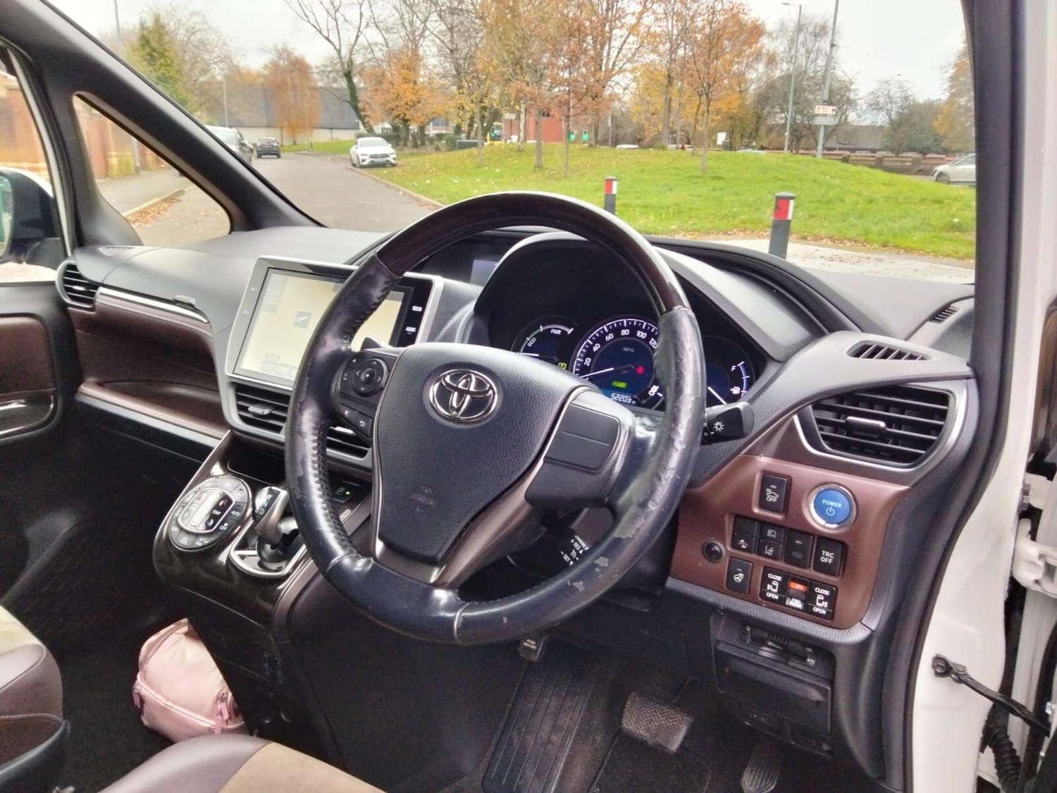 Used Toyota Voxy 2025 for sale - 76550414: Photo 31