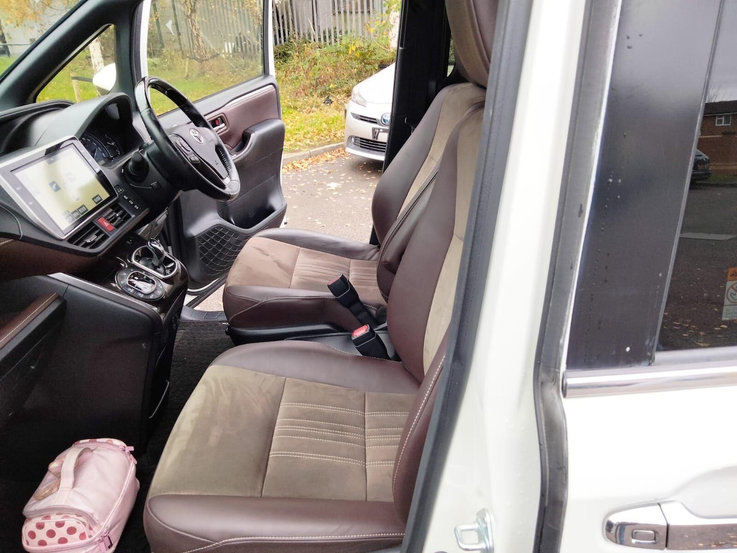 Used Toyota Voxy 2025 for sale - 76550414: Photo 51