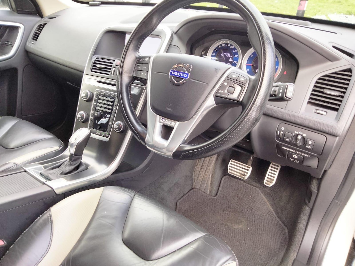 Used Volvo XC60 for sale - 76866440: Photo 30