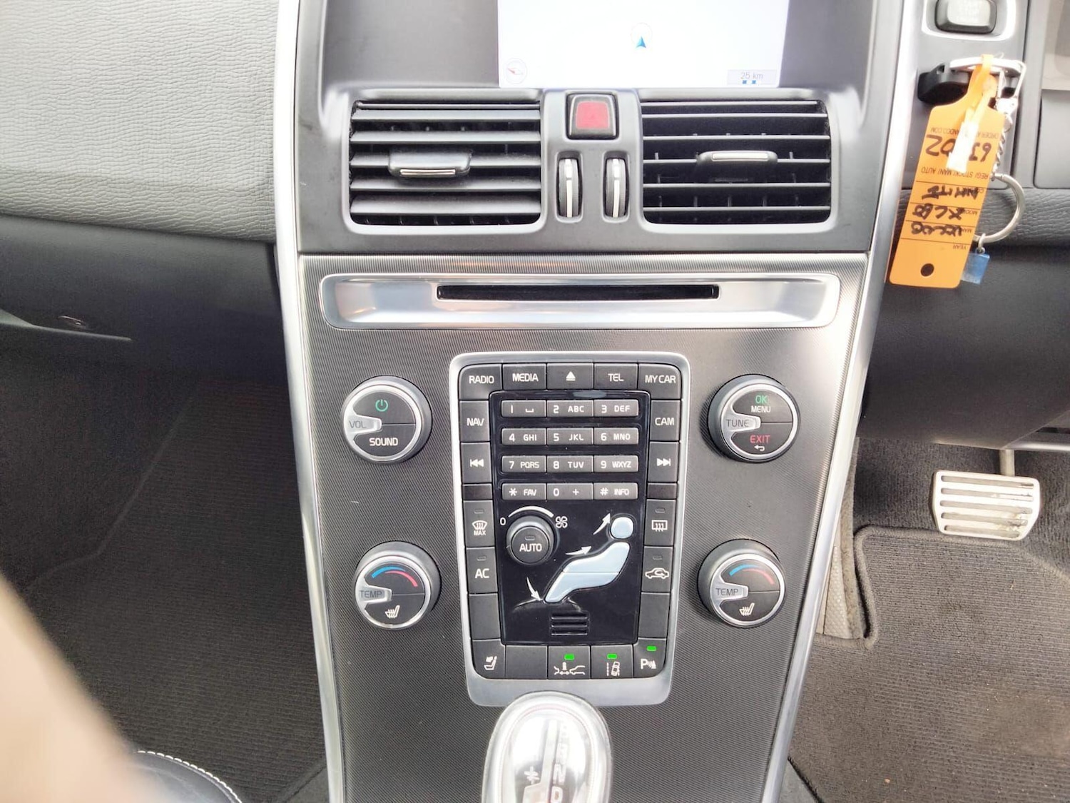 Used Volvo XC60 for sale - 76866440: Photo 32