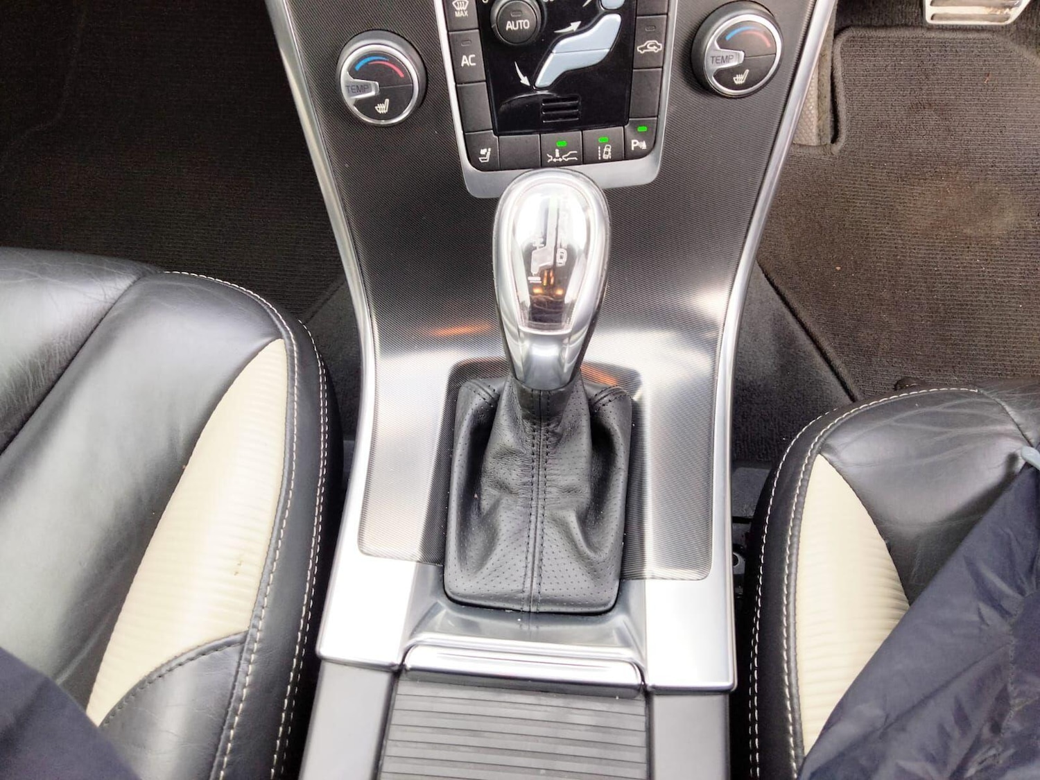 Used Volvo XC60 for sale - 76866440: Photo 33