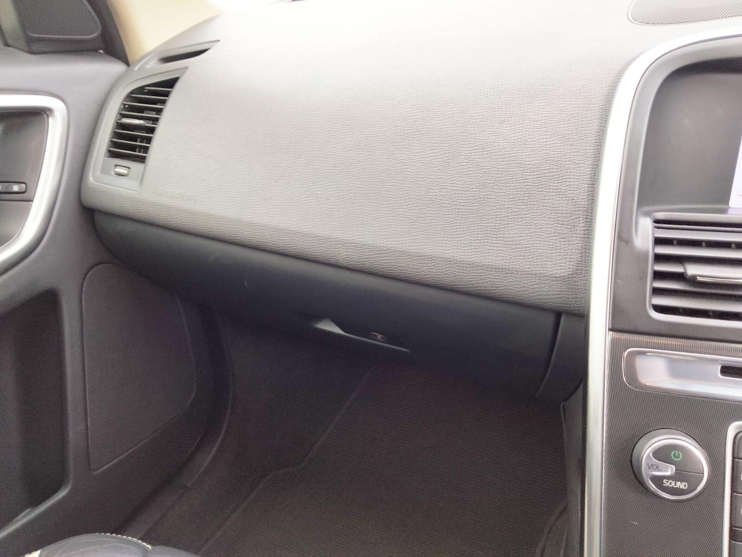 Used Volvo XC60 for sale - 76866440: Photo 39