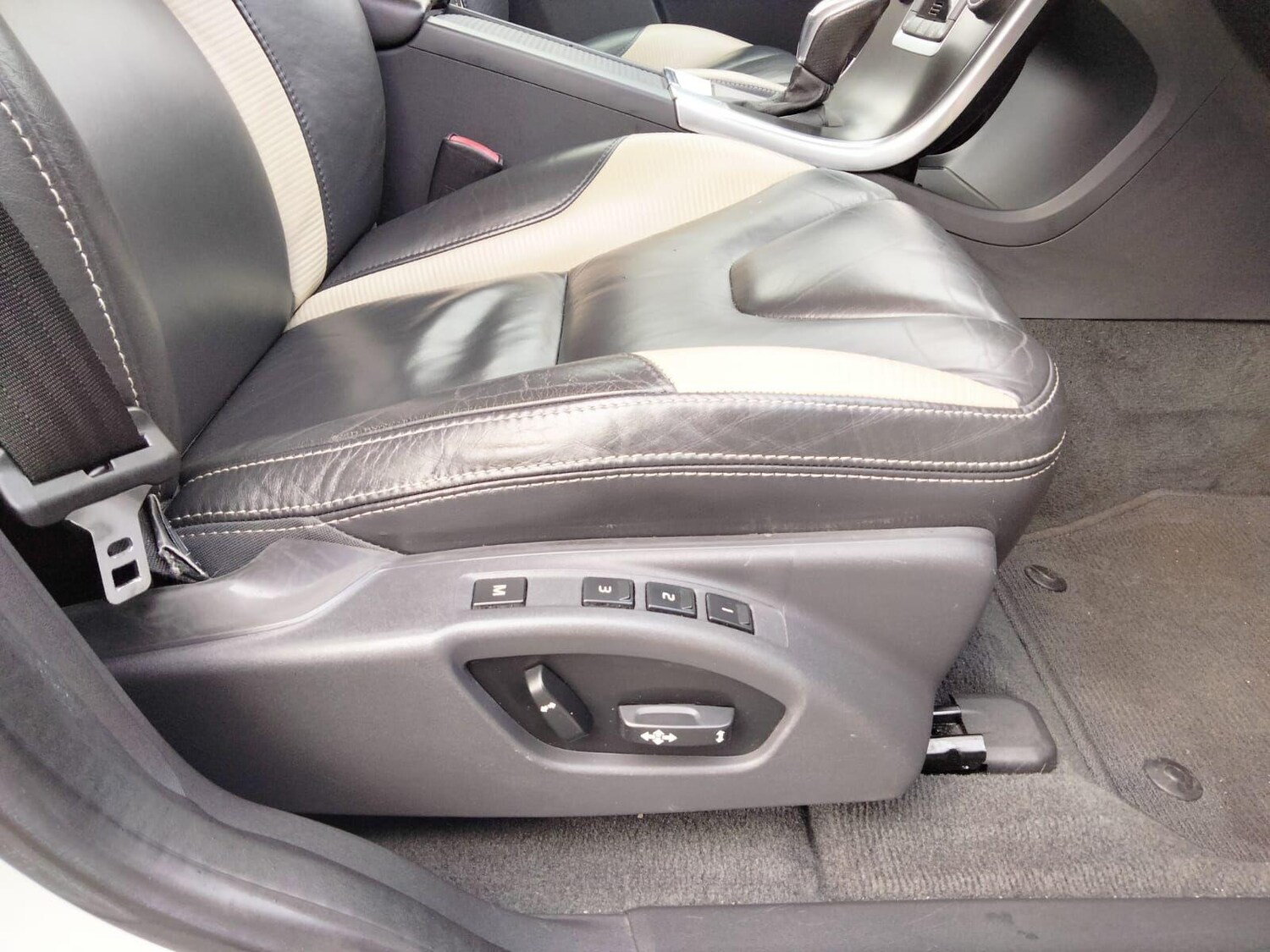 Used Volvo XC60 for sale - 76866440: Photo 40