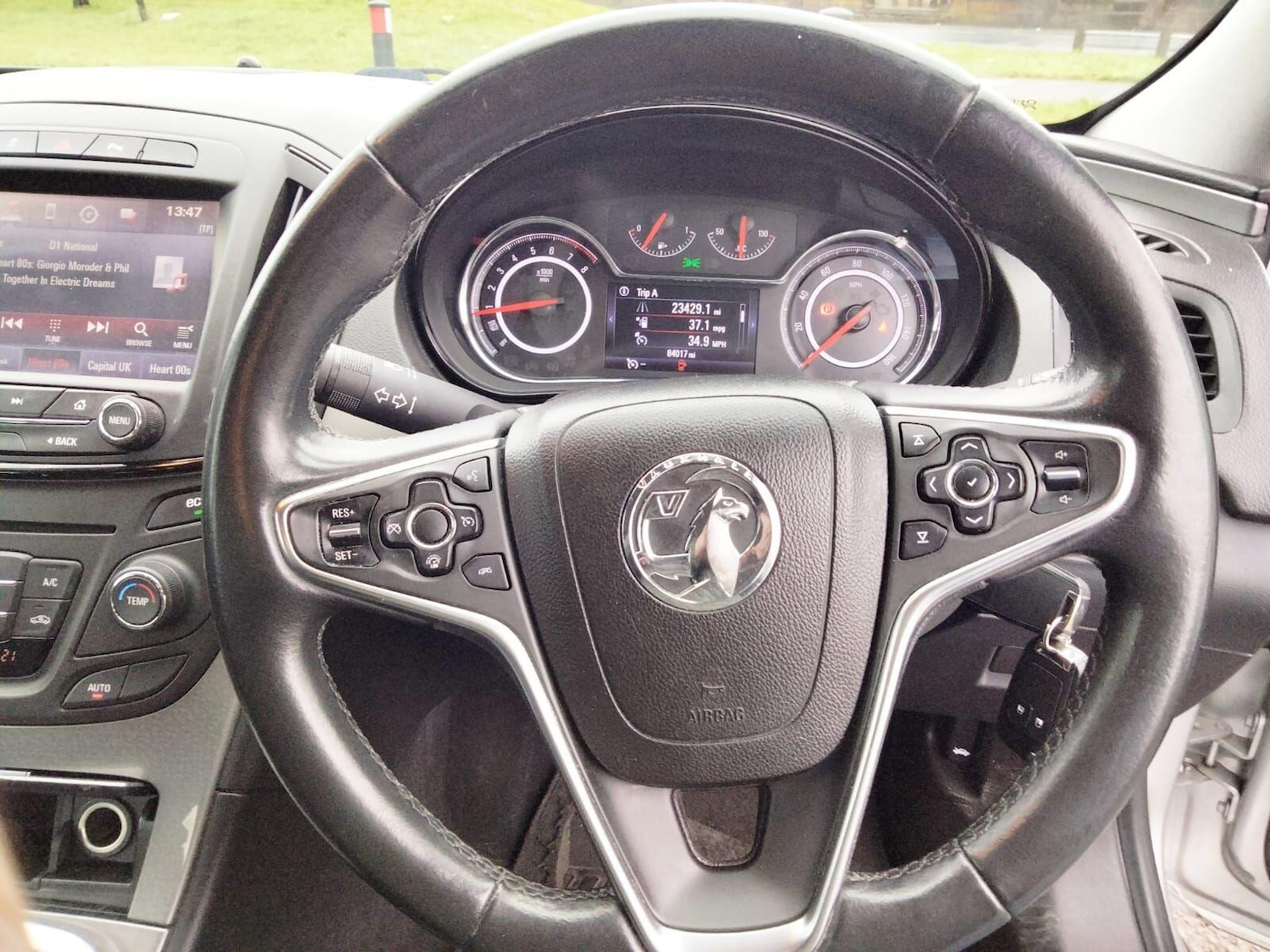 Used Vauxhall Insignia 2017 for sale - 77647596: Photo 26