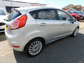 Used Ford Fiesta 2015 for sale - 78788283: Photo