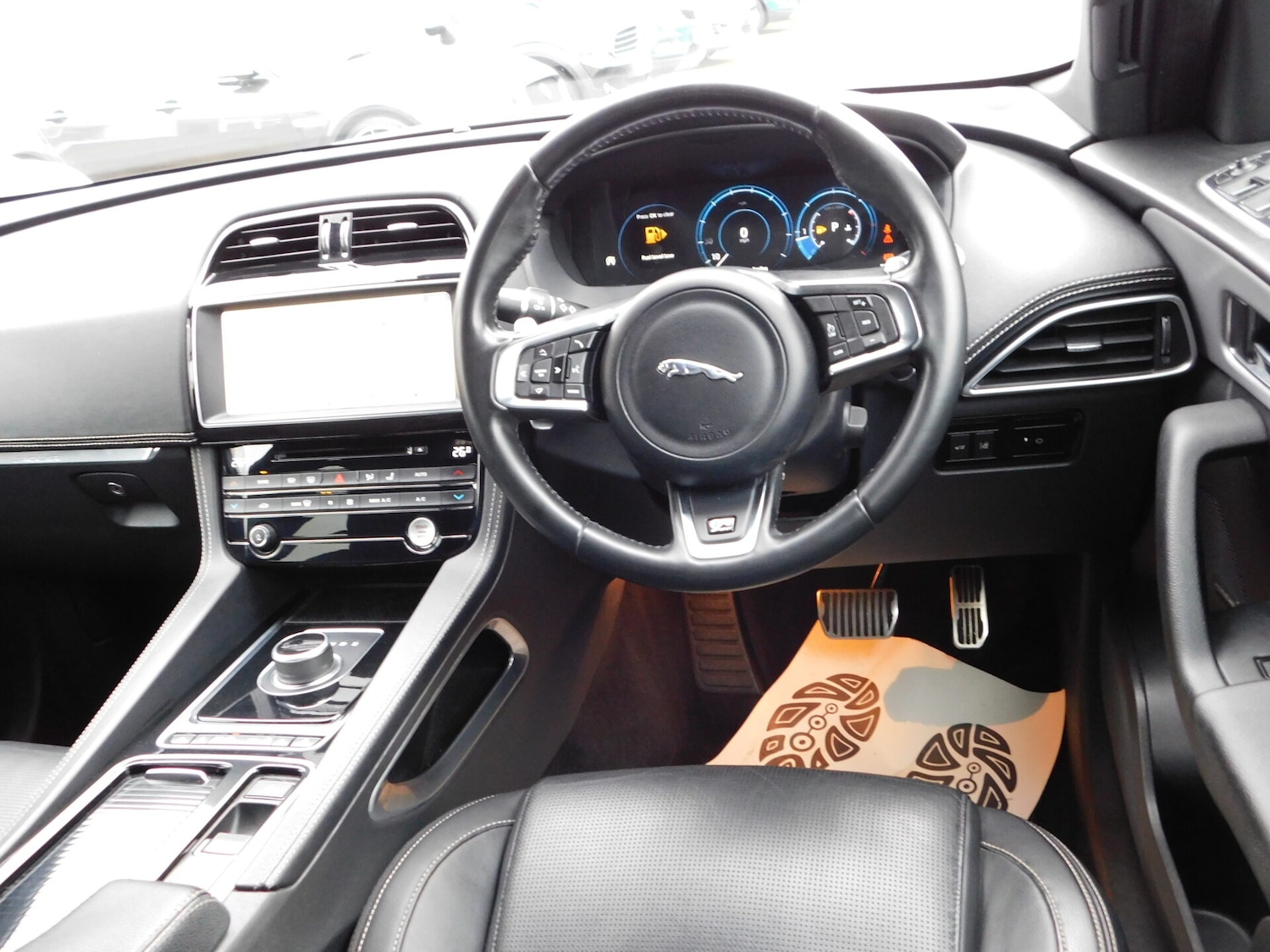 Used Jaguar F-Pace 2017 for sale - 77392654: Photo 9