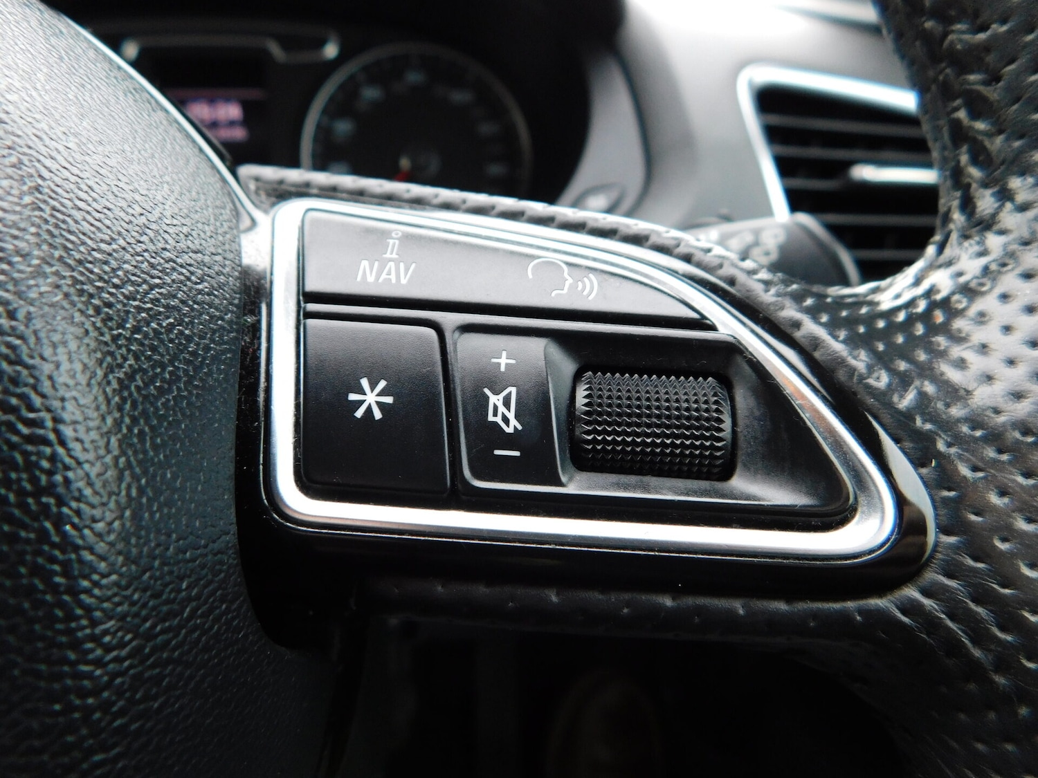 Used Audi Q3 2013 for sale - 77631471: Photo 14