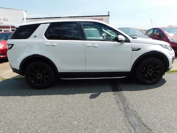 Used Land Rover Discovery Sport 2016 for sale - 79382466: Photo