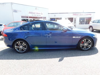 Used Jaguar XE 2015 for sale - 79342699: Photo