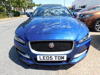 Used Jaguar XE 2015 for sale - 79342699: Photo