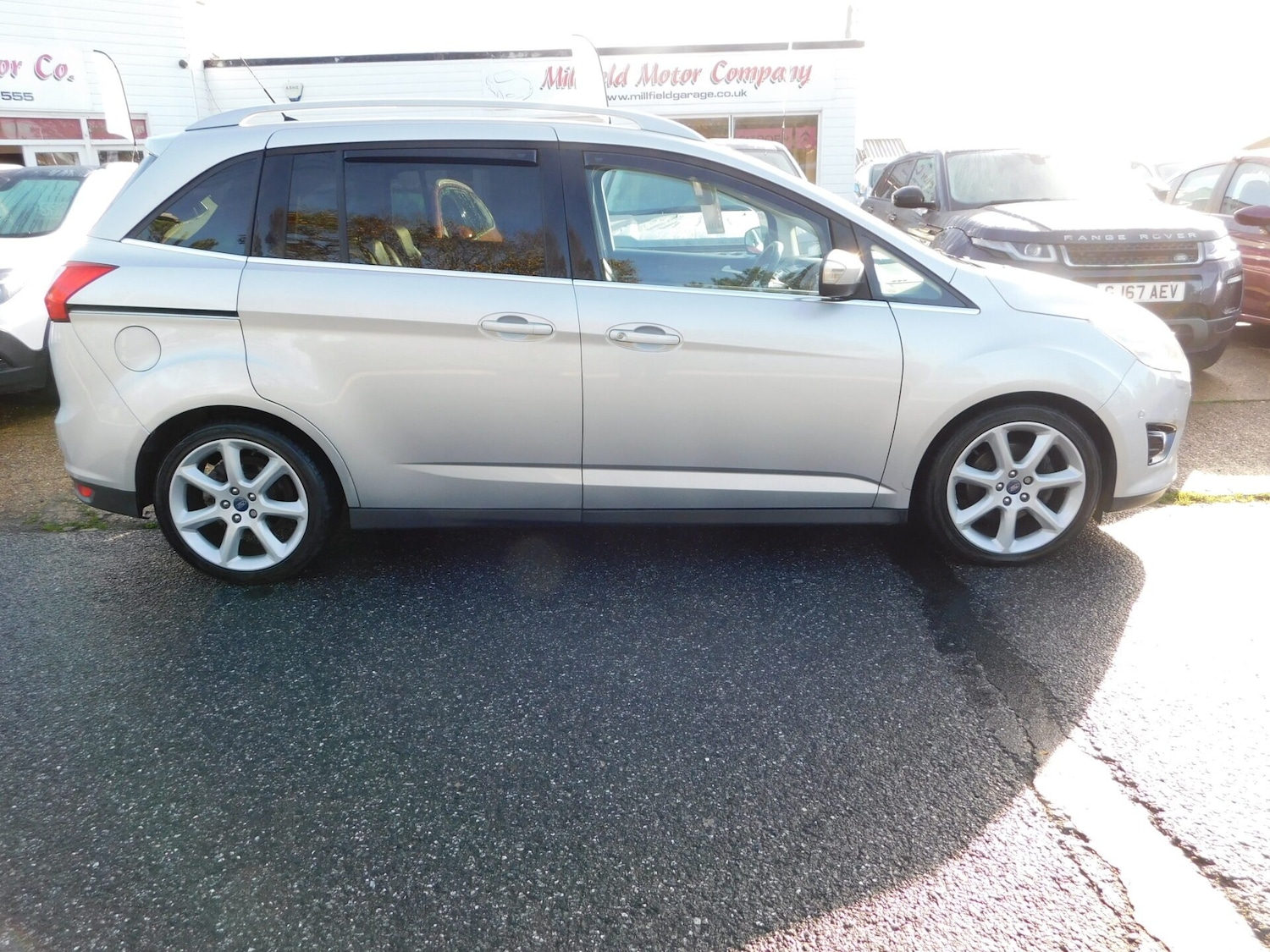 Used Ford Grand C-Max 2013 for sale - 76508913: Photo 2
