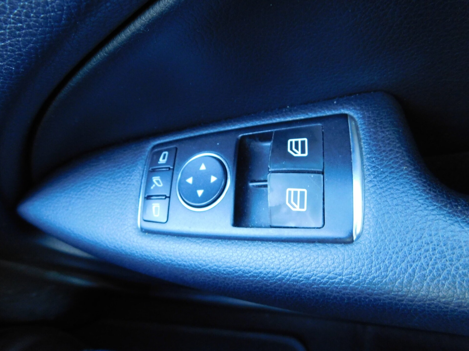 Used Mercedes-Benz C Class 2012 for sale - 77555950: Photo 17