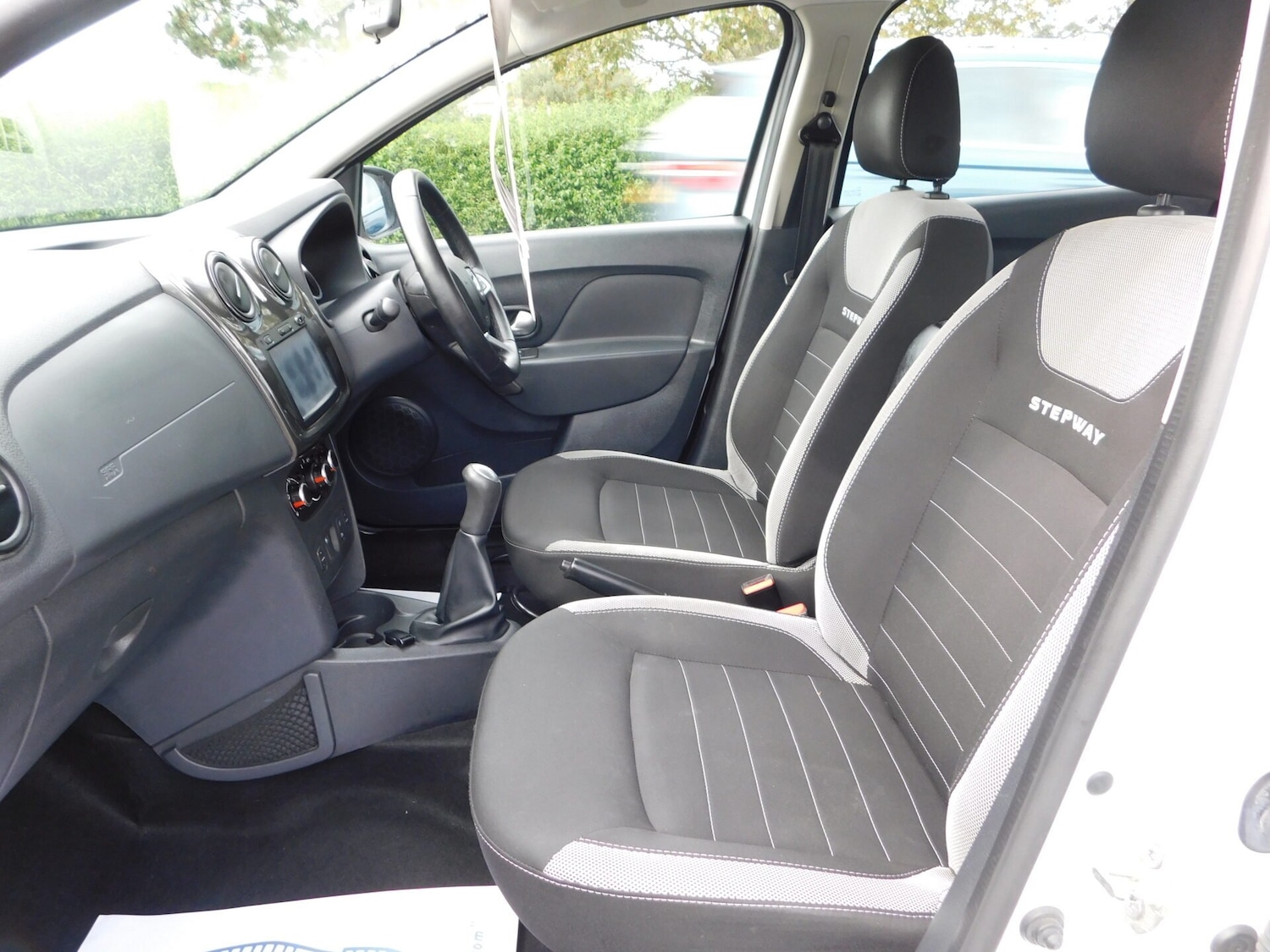 Used Dacia Sandero Stepway 2018 for sale - 76144389: Photo 10