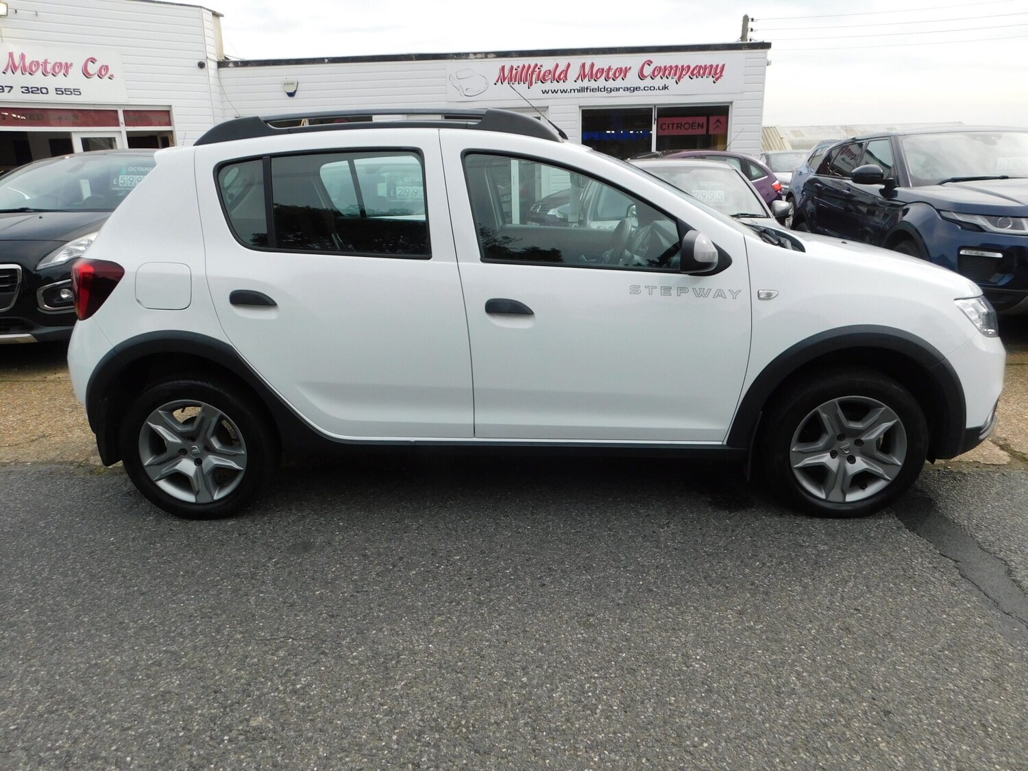 Used Dacia Sandero Stepway 2018 for sale - 76144389: Photo 2