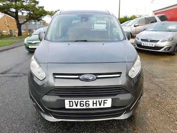 Used Ford Grand Tourneo Connect 2016 for sale - 77152739: Photo