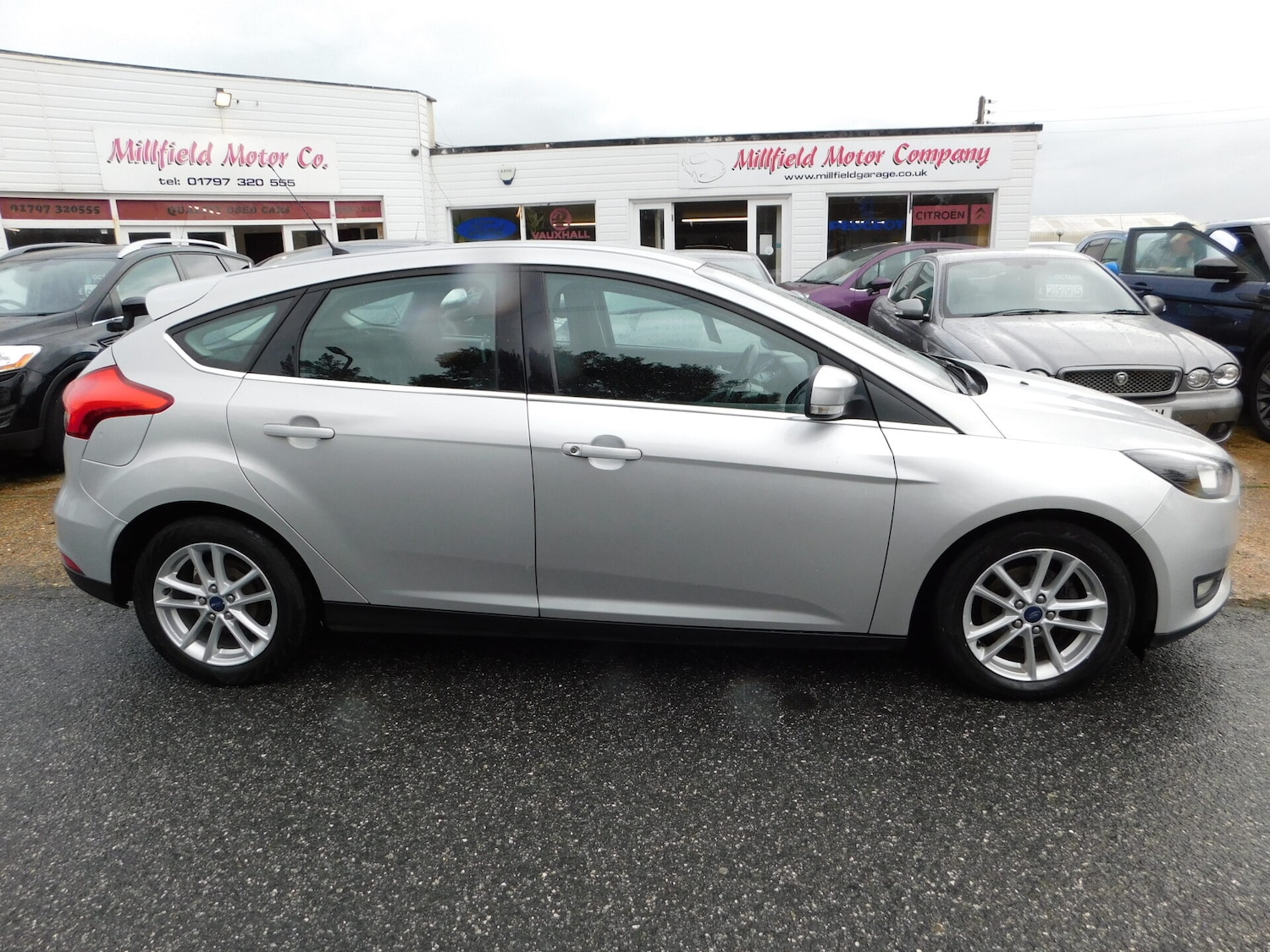 Used Ford Focus 2015 for sale - 76037365: Photo 2