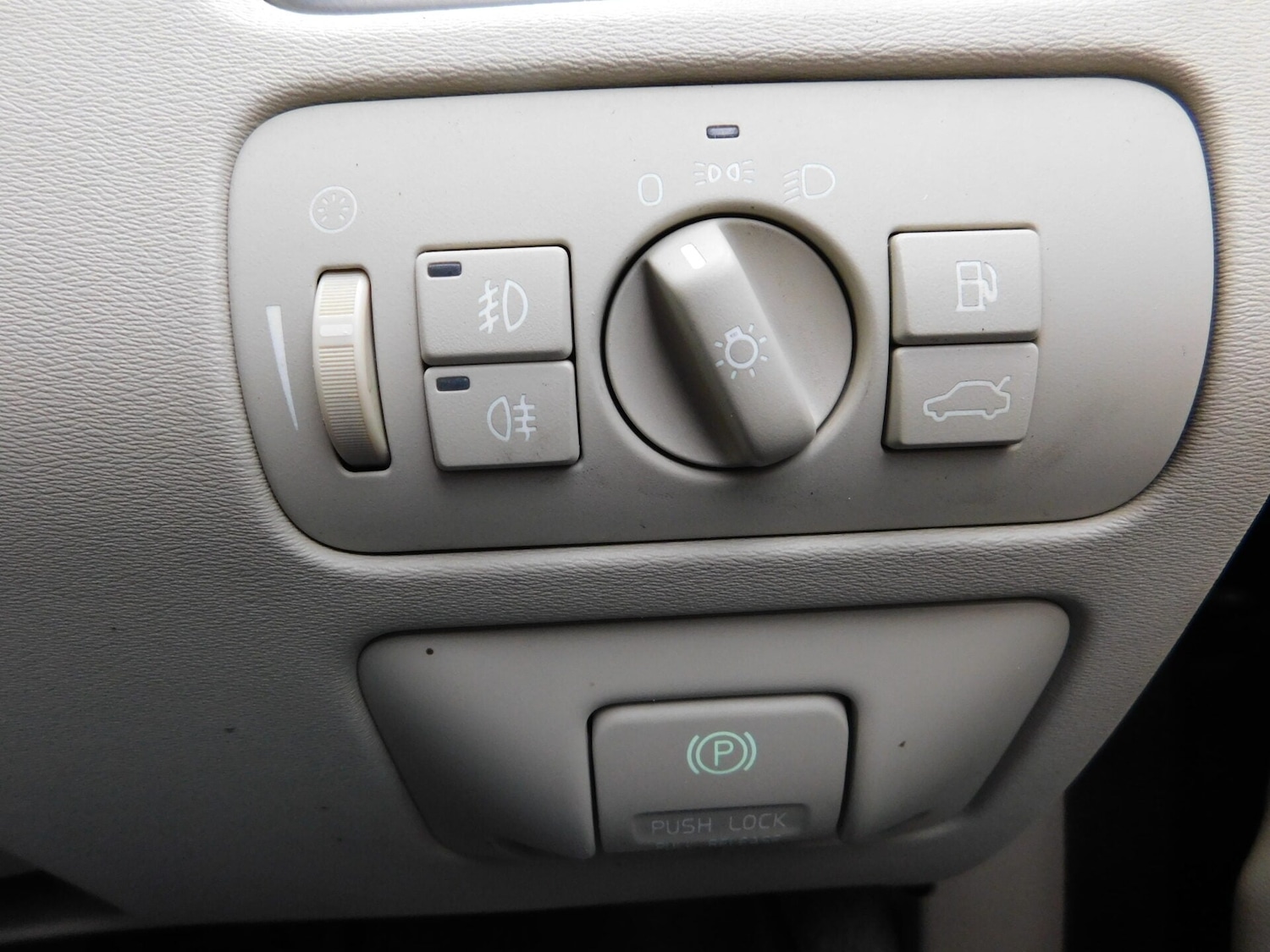 Used Volvo V70 2012 for sale - 77689400: Photo 18