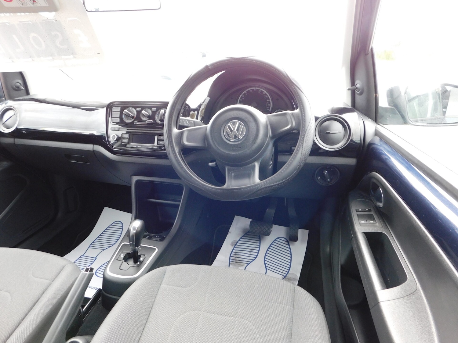Used Volkswagen up! 2015 for sale - 78054342: Photo 9