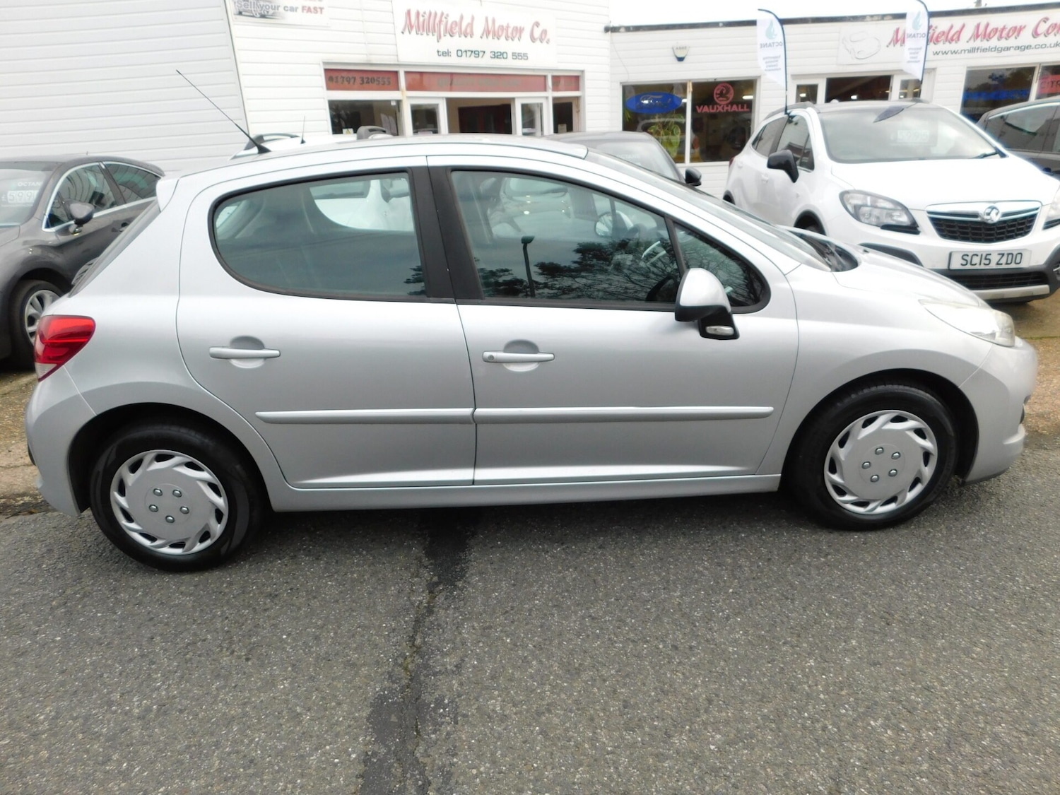 Used Peugeot 207 2011 for sale - 76464544: Photo 2