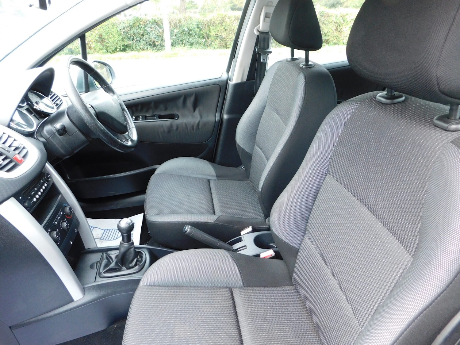 Used Peugeot 207 2011 for sale - 76464544: Photo 7